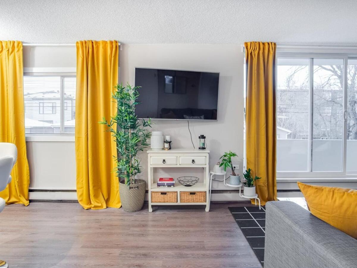 Gorgeous 2Br Condo W Parking Patio Coffee! Калґарі Екстер'єр фото